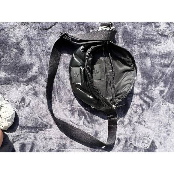 NWT Markberg Denmark Halle MBG Bum Bag Quilted Puffer Bag Medium Recycled - Picture 4 of 8